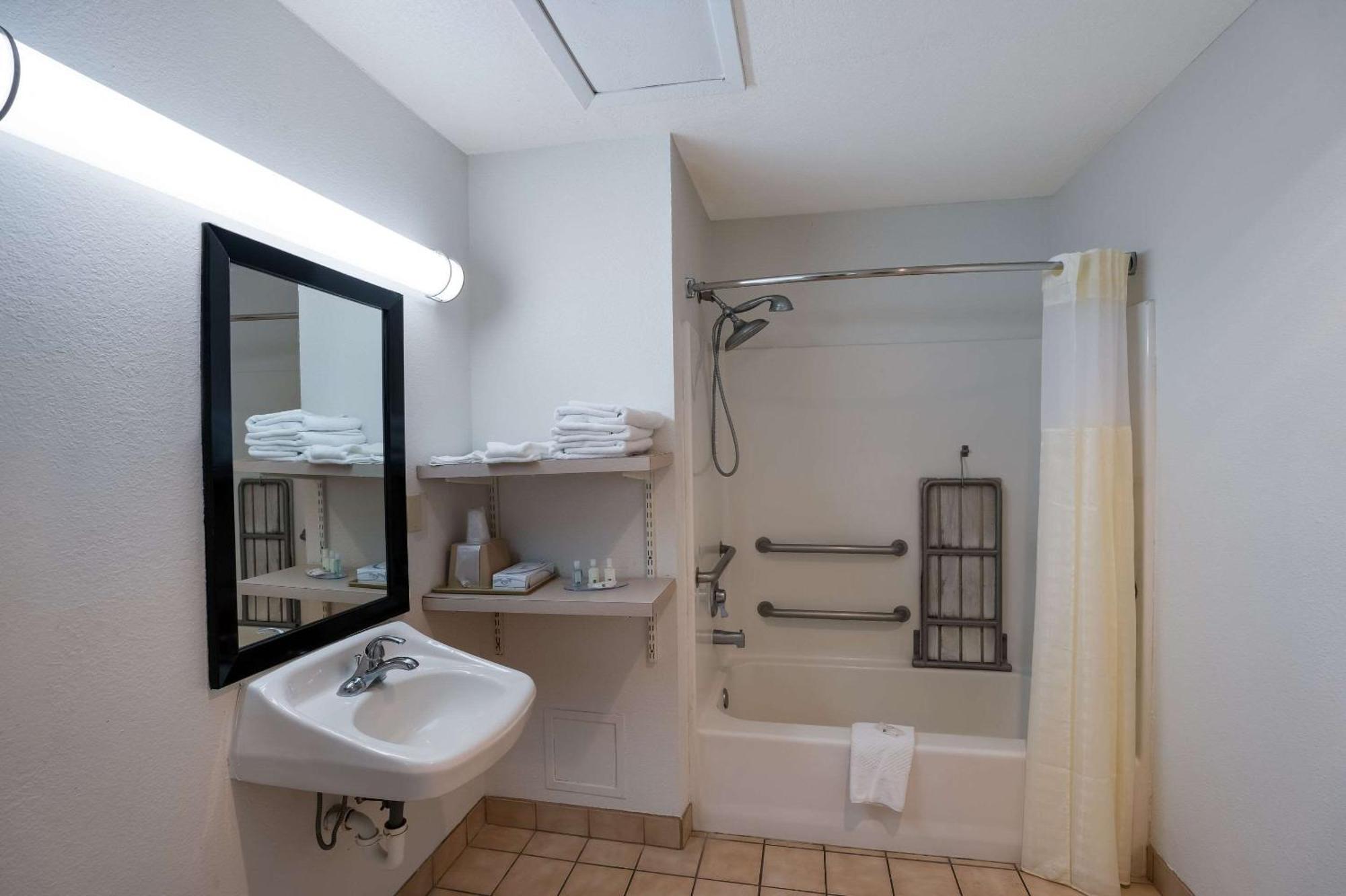 Quality Inn & Suites جنكشن المظهر الخارجي الصورة